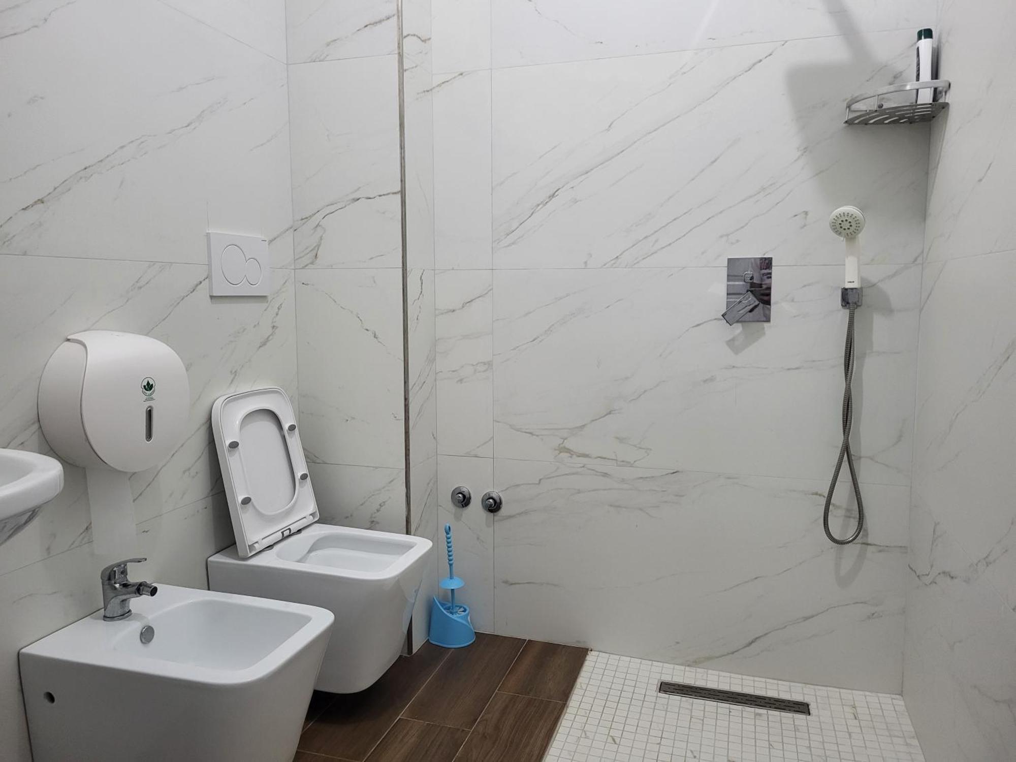 Hotel Europa Lezhë Extérieur photo