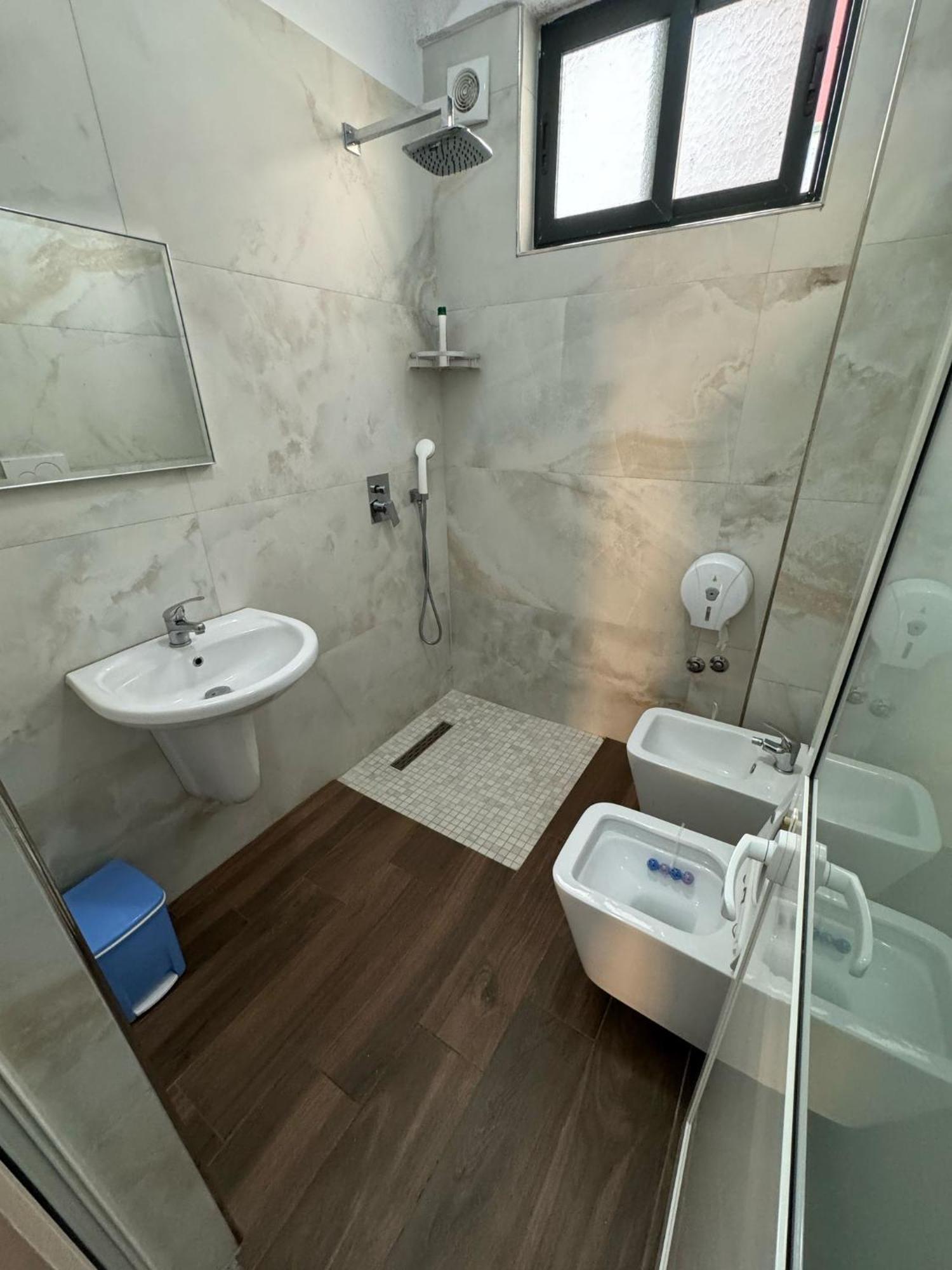 Hotel Europa Lezhë Extérieur photo