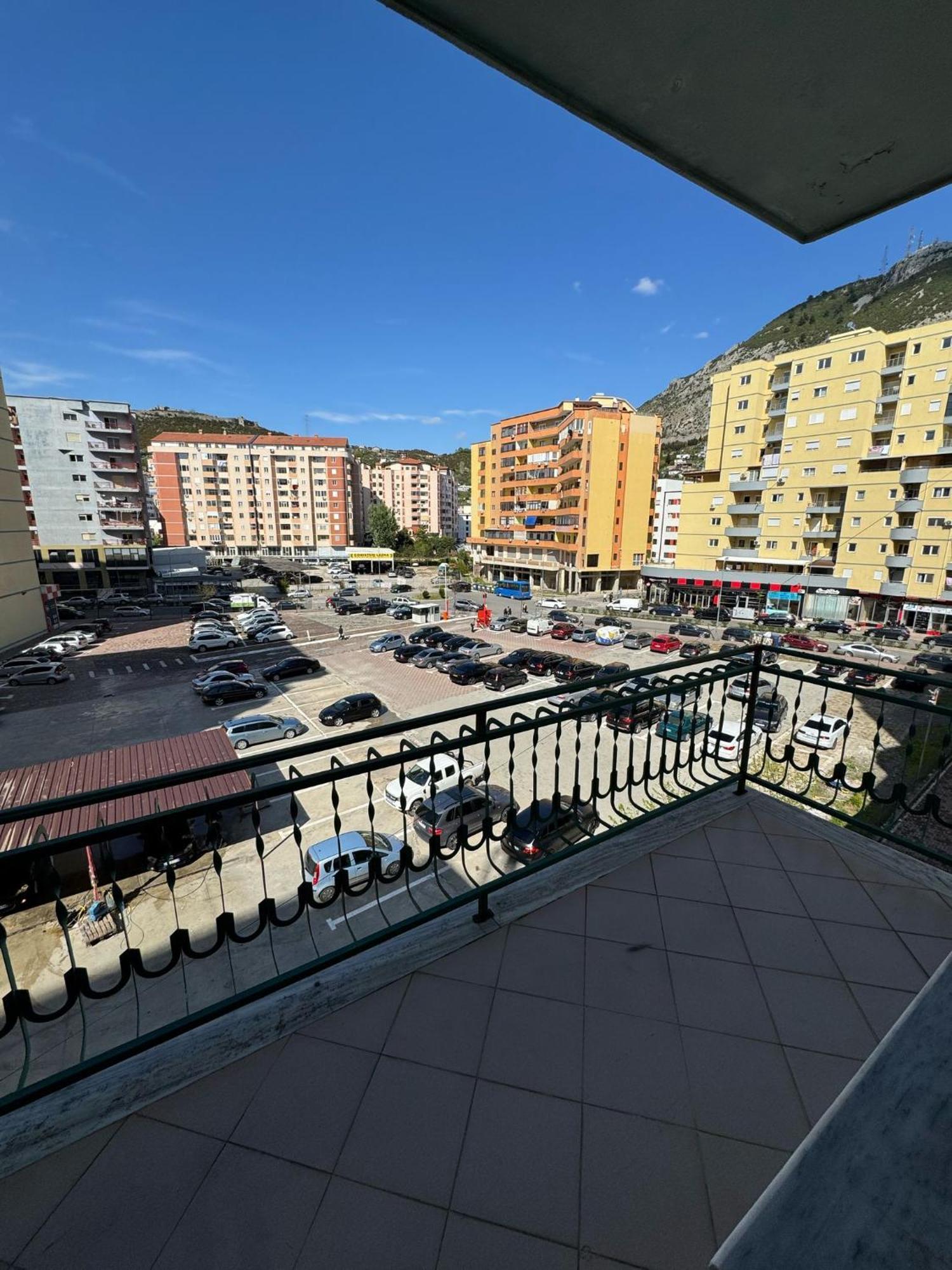 Hotel Europa Lezhë Extérieur photo