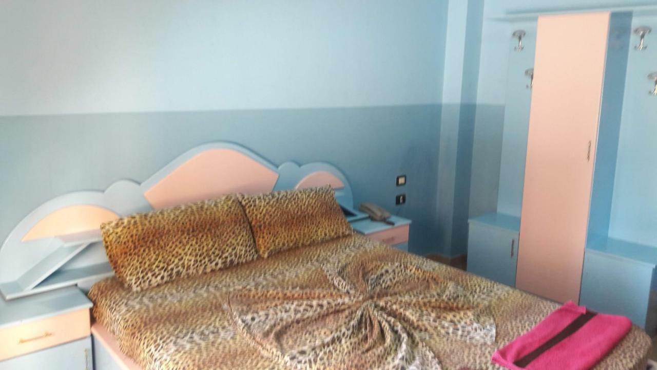 Hotel Europa Lezhë Extérieur photo