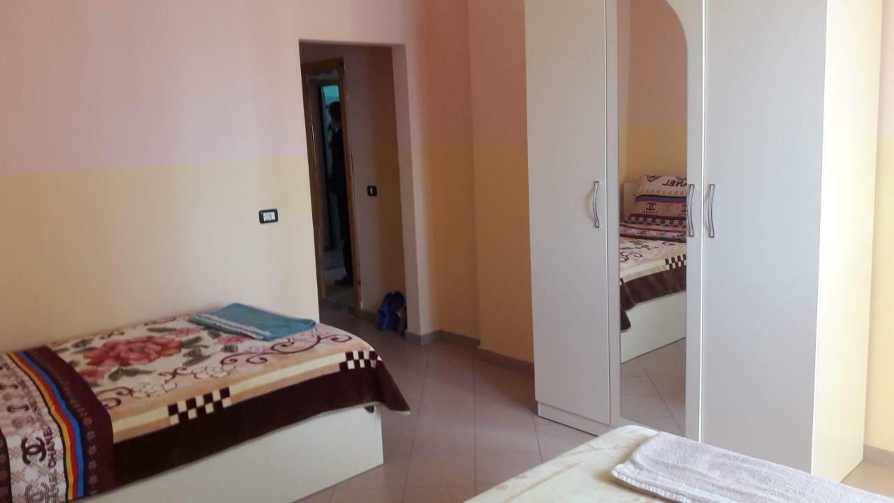 Hotel Europa Lezhë Extérieur photo