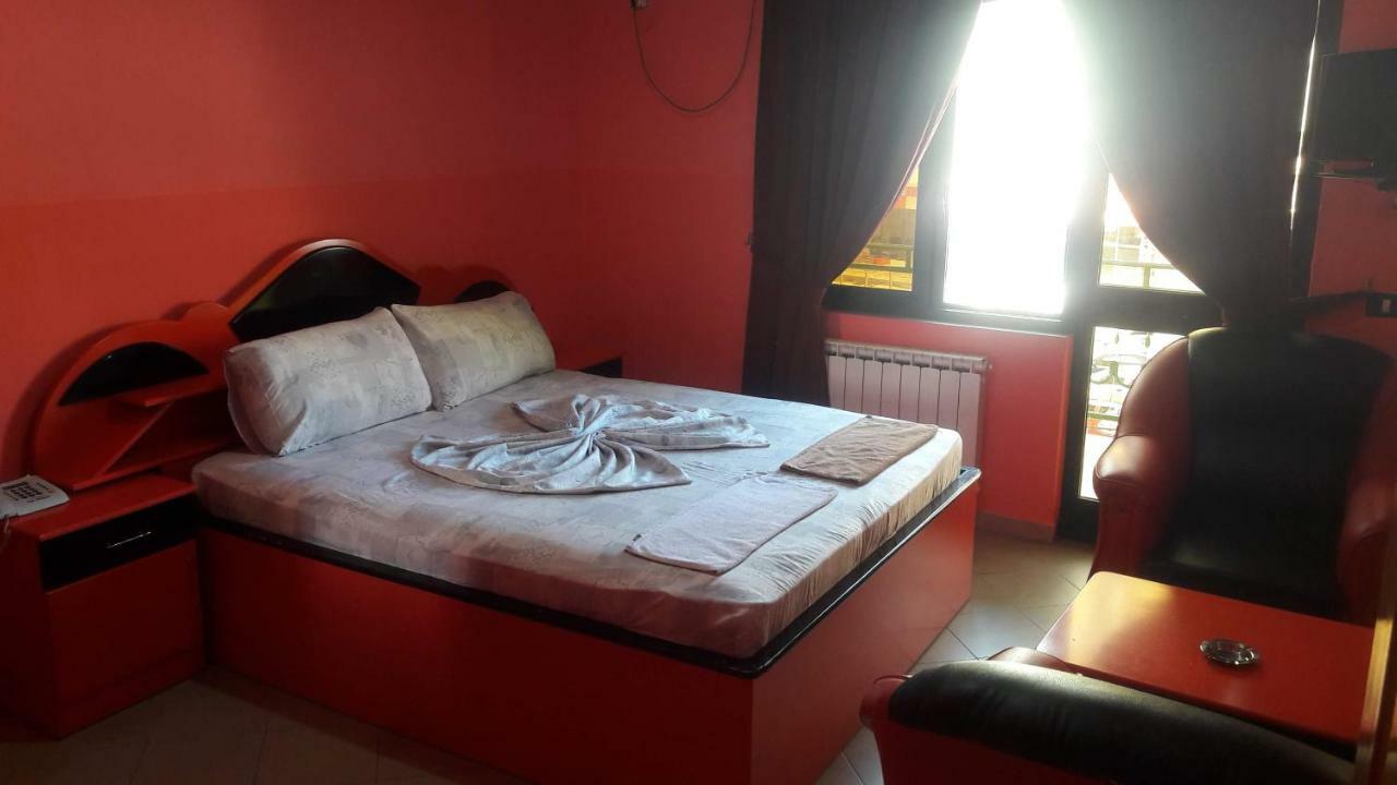 Hotel Europa Lezhë Extérieur photo