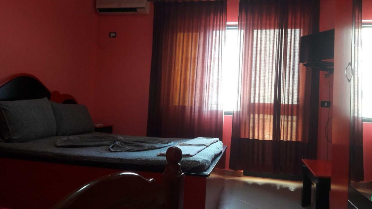 Hotel Europa Lezhë Extérieur photo
